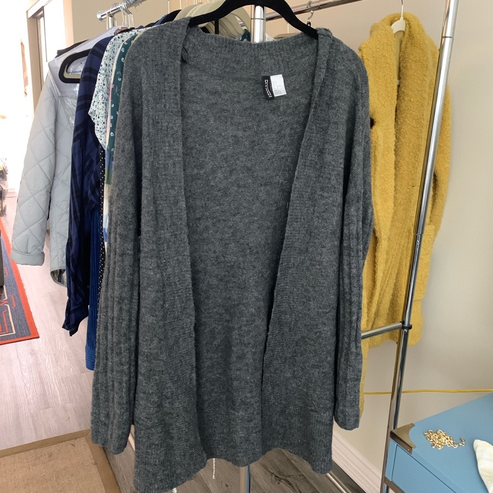 H&M grey cardigan